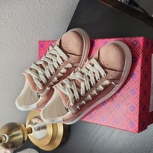 NWT Tory Burch Howell ruffle court sneaker color Dusty Pink